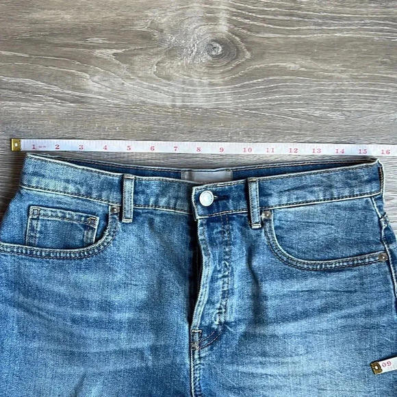 Everlane The Cheeky Denim Short - Picture 6 of 10